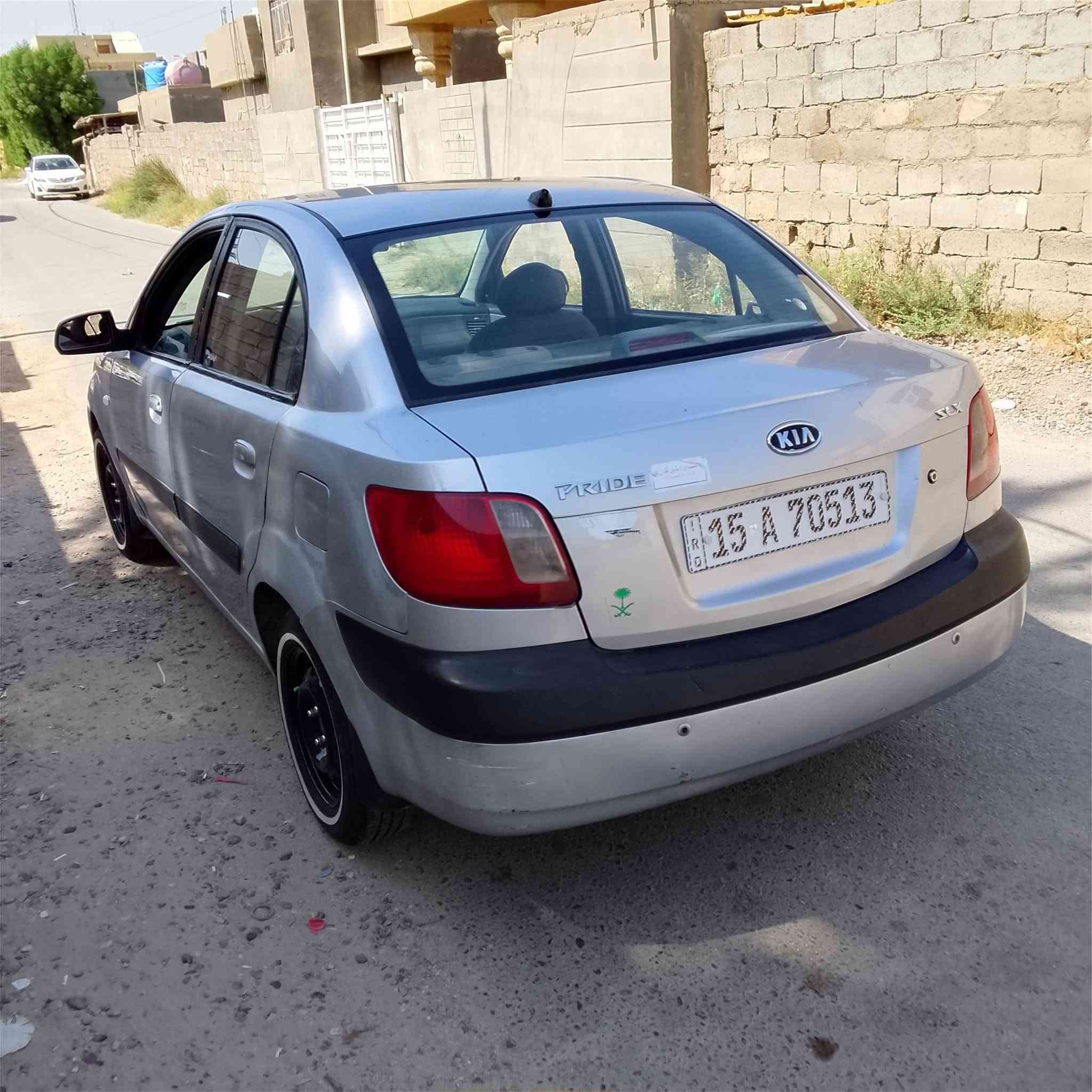 السلام عليكم للبيع كيا ريو 2009 باسمي هزه جديده ورقم جديد السياره معمر بيها هلالات خلفيه والجوه الترايش فقط بدون اي تبديل واي ضربه  كير مكينه تخم تاير تخم ويل صدر امامي خلفي فيتم وعبوه السياره خير من الله مكاني الدوره هوررجب سعر 70 وبيها مجال بسيط الاستفسار ***********
