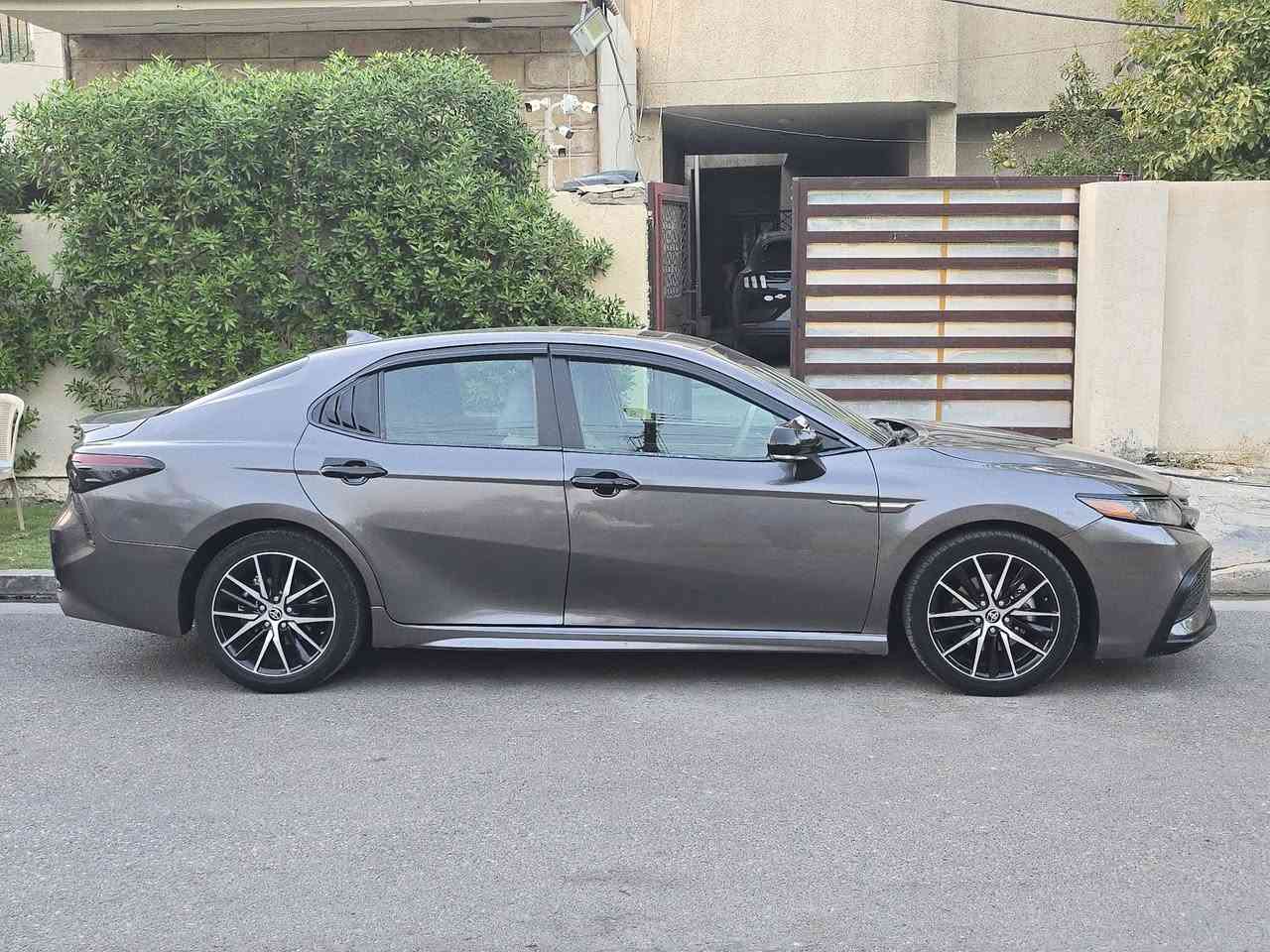 2023 TOYOTA CAMRY, SE NIGHT SHADE
للبيع 

تويوتا كامري SE بلص نايت شيد  موديل :2023

الرقم : رقم بغداد

عداد المسافة: 35 الف ميل

حجم المحرك :  4 سلندر  / 2.5L  هايبرد

الضرر : جاملغ وبابين فقط بجم كبس 

المواصفات : Se بلص نايت شيد 

فـول مـواصـفـات 

سلايد 

ابواب  بصمة

بصمة تشغيل 

شاشة  كبير

كاميرا خلفية 

ويل 19 الرياضي 

داخل بيجي 

حساسات امامية

حساسات خلفيه

هاند بريك بصمة

اوتو هولد (𝐀𝐔𝐓𝐎 𝐇𝐎𝐋𝐃)

اوتو ستارت (𝐀𝐔𝐓𝐎 𝐒𝐓𝐀𝐑𝐓)

اوتو ستوب (𝐀𝐔𝐓𝐎 𝐒𝐓𝐎𝐏)

رادار امامي (تحديد مسار)

‏‎رادار جانبي (نقاط عمياء)

مانع انزلاق+𝐀𝐁𝐒

3انظمة  (𝐄𝐂𝐎) (𝐍𝐎𝐑𝐌𝐀𝐋)(𝐒𝐏𝐎𝐑𝐓)

نظام EV MODE

تحكيم استيرن+ شفتات استيرن

كشنات جلد ، كشنات كهربائي

كشنات الامامي هيتر ستيرن هيتر

لايتات (𝐋𝐄𝐃) عدسة زينون بيلادي

اناره داخليه led 

شاحن وايرلس

مثبت سرعه تفاعلي قيادة اليه 

تحديد مسار  

السيارة نظيفة لدرجة 

السعر 195 وبيهه مجال

مكاني: بغداد حي الاطباء بلجهاد قرب خدمي شارع المطار 

للاستفسار اتصل على الرقم 

***********
