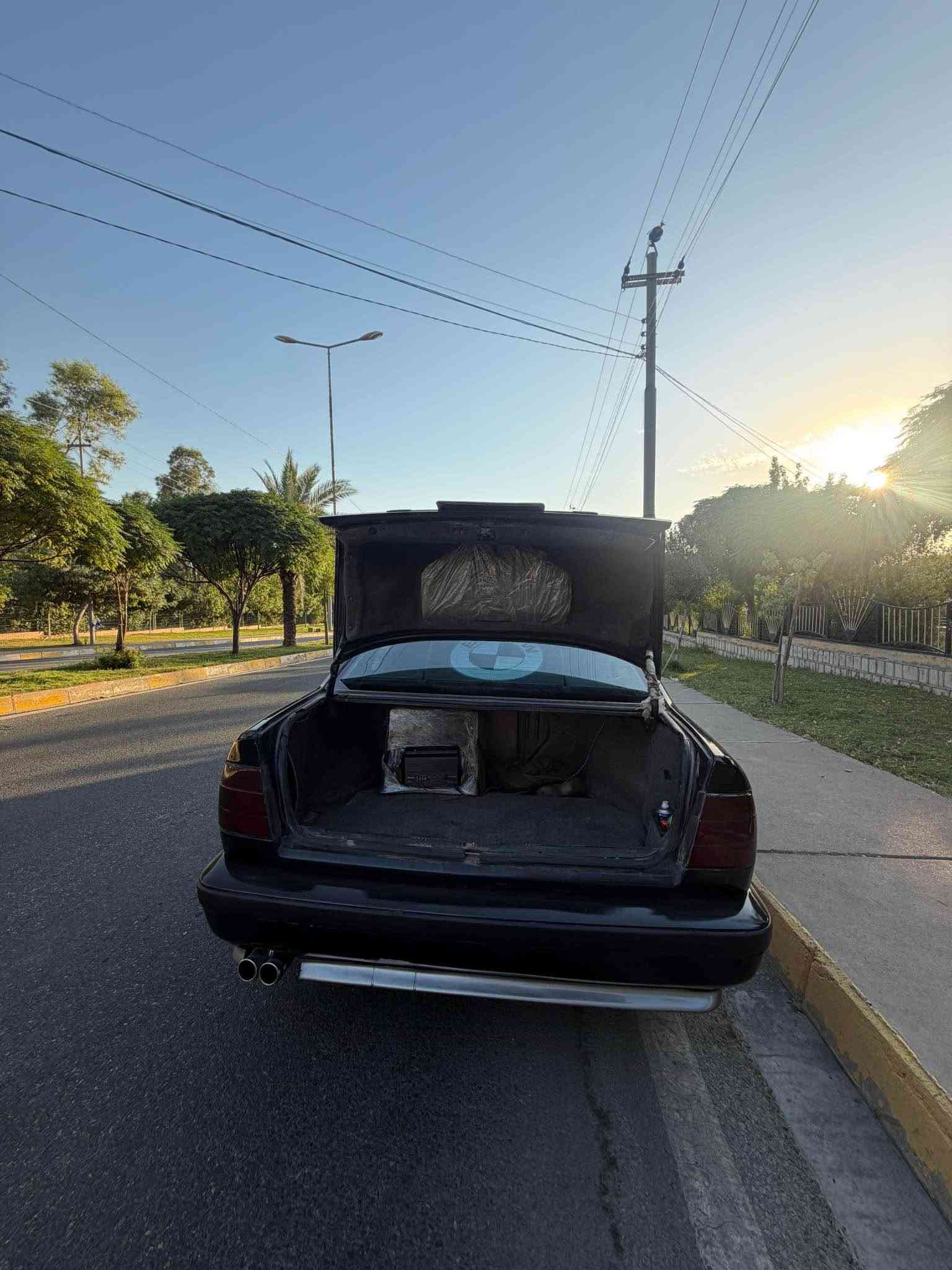 ‎بەناوی خودای گەورەو میهرەبان 
bmw 1992 | 525i کەپس دیجتاڵ
‎گێر مەکینە بەشەرت لۆک ئەگەر یەکتۆز هەڵم و  بوخاریشی هەبوو مەیبە - 
‎سەیارەکە نمونەیە لە جوانی ماشاءأللە موس و
‎بڕاوە و پشت و پێش کەپس تەنها کورە کراوە بۆ جوانی - گێڕ عای سڵاید گێچ عەڵقە و 300 ناو غورفە کارەبایاتی و دەرەوەی بەشەرت تەبرید سارد و گەرم ناو غورفەی زۆر جوانە سەیارەکە بێ مەسرەفە تایەکانی ئیمڕۆ بۆم بەستاوە لەگەڵ پاتری 110ئەمپێر - تاخم نۆزڵ تازە سێرڤسی عامی بۆ کراوە لە پێش تا پشت سەر وەلفەکانی ناو مەکینەی پاک کراوەتەوە سەیارەکە هی خۆمە هی مەعرەز نییە هەموو گیانی بەشەرتە 

‎ڕەقەم دهۆک 4 وەرەقە غرامەی لەسەرە پاش مەعمەلە ئەیگێڕیتەوە بە نسبەت سعریشی 50 وەرەقەو مەجالێکی برایانە تکایە موشتەری نیت سەری من و خۆتیش مەیەشێنە 
‎*********** رقم
‎*********** واتساپ أربيل, العراق
