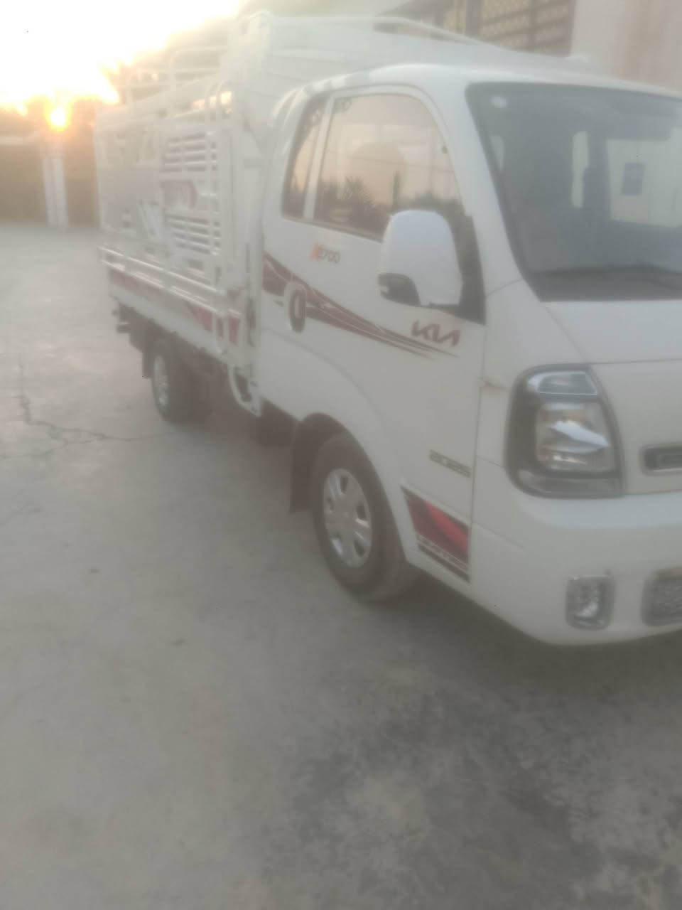 كيه موديل 2025 كفاله عامه 
ماشيه 35الف فقط 
***********
