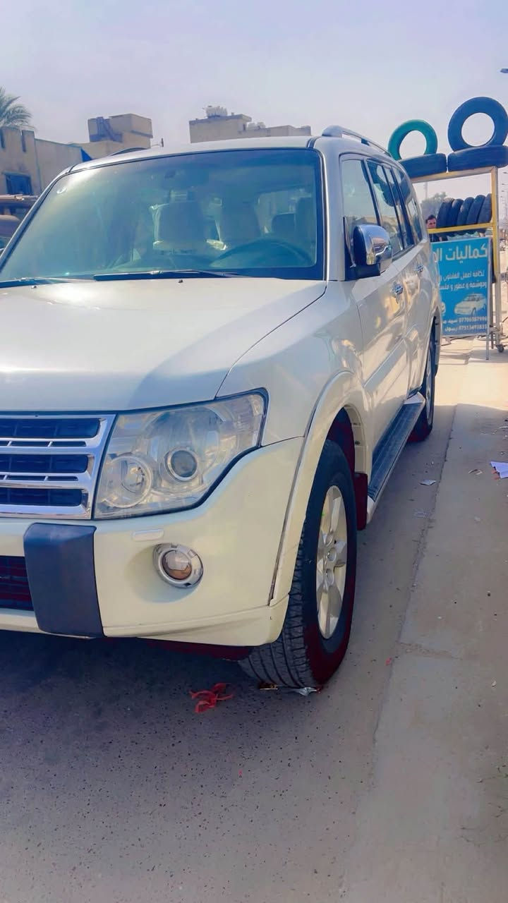 سلام عليكم باجيرو حبتور ١٠ فول بيه صبغ جاملغ امامي فقط باقي مكفول كير مكينه مكفول سعر ١١٧ بيه مجال قليل رقمي ***********
