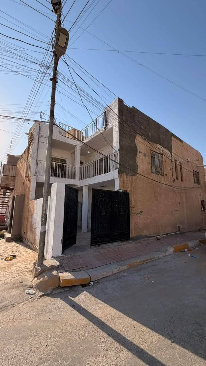 بيت للأيجار مدينة الرمادي منطقة الاسكان القديمة مساحة 135 طابقين يحتوي على خمس غرف ومطبخ وهول وحمام وتواليت سعر
الايجار 500الف رقم الهاتف ***********
