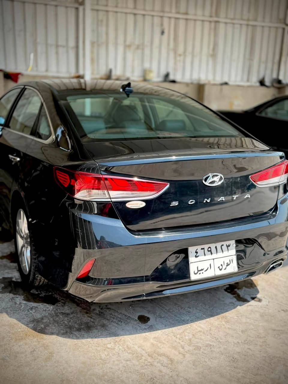 السلام عليكم 
سوناتا 2018 وارد امريكي 
علماً السيارة بيها بابين صبغ وحادثها بالجاملغ الامامي فقط 
مكاني كربلاء 
للاستفسار الاتصال على ***********
