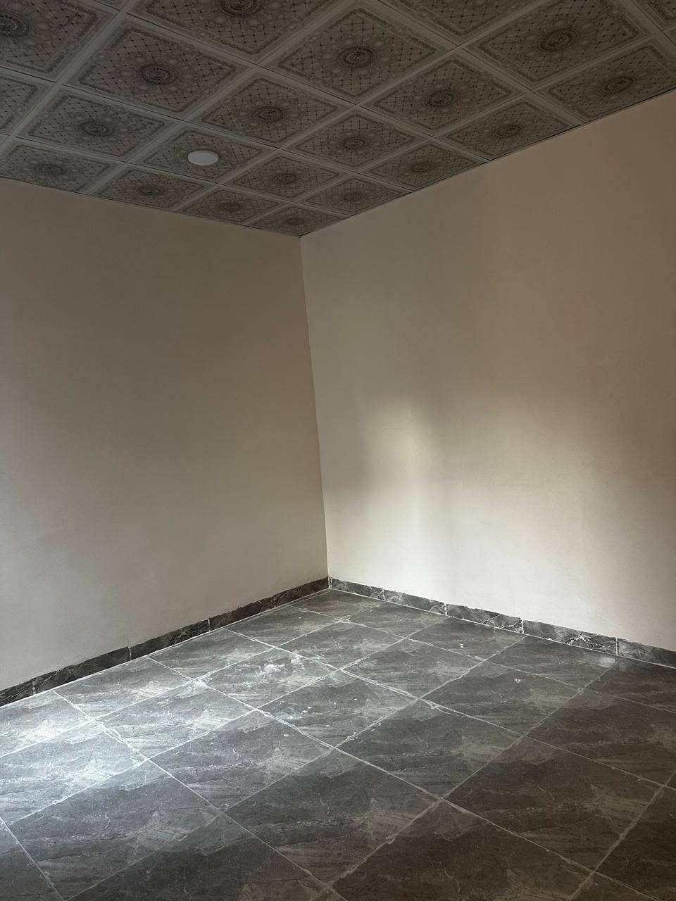 🏡 للبيع بيتان جديدان – بناء حديث
يتوفر بيتان جديدان للبيع، مساحة كل بيت 125 متر مربع، بتصميم مرتب وبناء جديد.
🔹 تفاصيل كل بيت:المساحة: 125 م²
• غرفة نوم
• صالة استقبال
• هول
• مطبخ
• بناء جديد
📍 الموقع: [الحويجة - البگاره]
💰 سعرالبیت الواحد : 33 مليون 
📞 للأستفسار: ***********

