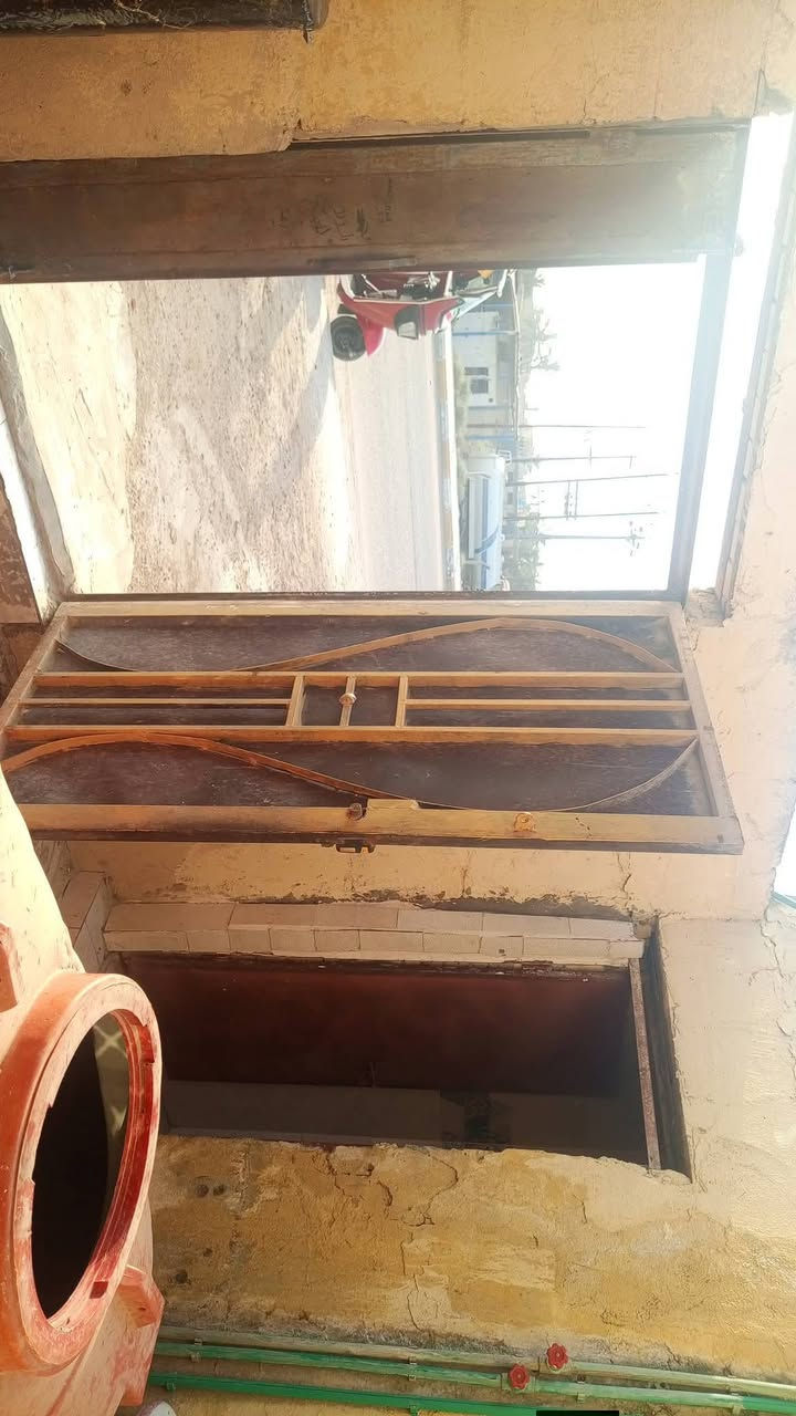 بيت 100 متر زراعي قرب جسر جعوب
غرفه وصاله وديوانيه ومطبخ وصحيات بيت نضيف وجاهز 
السعر 20 وبيه مجال 
***********@

نص مكتوب في الصور:
- غرفه 6 متر
- حمام
- مطبخ 5 متر
