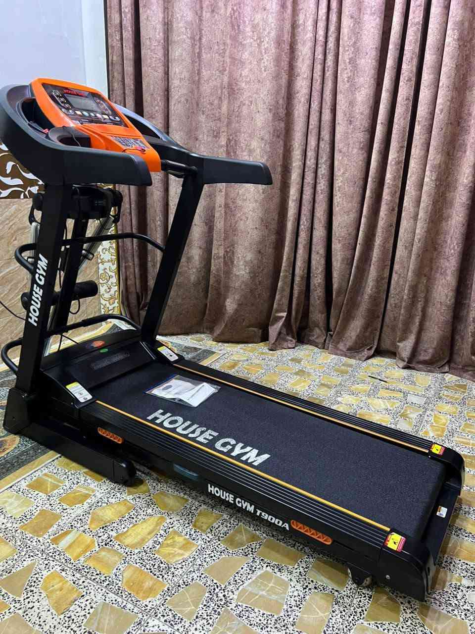 جهاز جري جبلي دبل ماطور ماطورين ماركة هاوس جيم نظافته 💯 سرعه عاليه14.0 يحمل 150KG يحتوي على رجاج تكسير شحوم وشناو بطن وشاشه تعد وقت سعرات حراريه قياس نبضات القلب مسافه مقطوعه كذلك بي اواكس سماعات بلوتوث وبي مفتاح امان للطوارئ وجهاز يطبك نظام هايدروليكي مياخذ مساحه ويا كتلوك مالته جهاز بعده جديد سعره 300 الف بغداد يوجد توصيل لجميع المحافظات ***********
