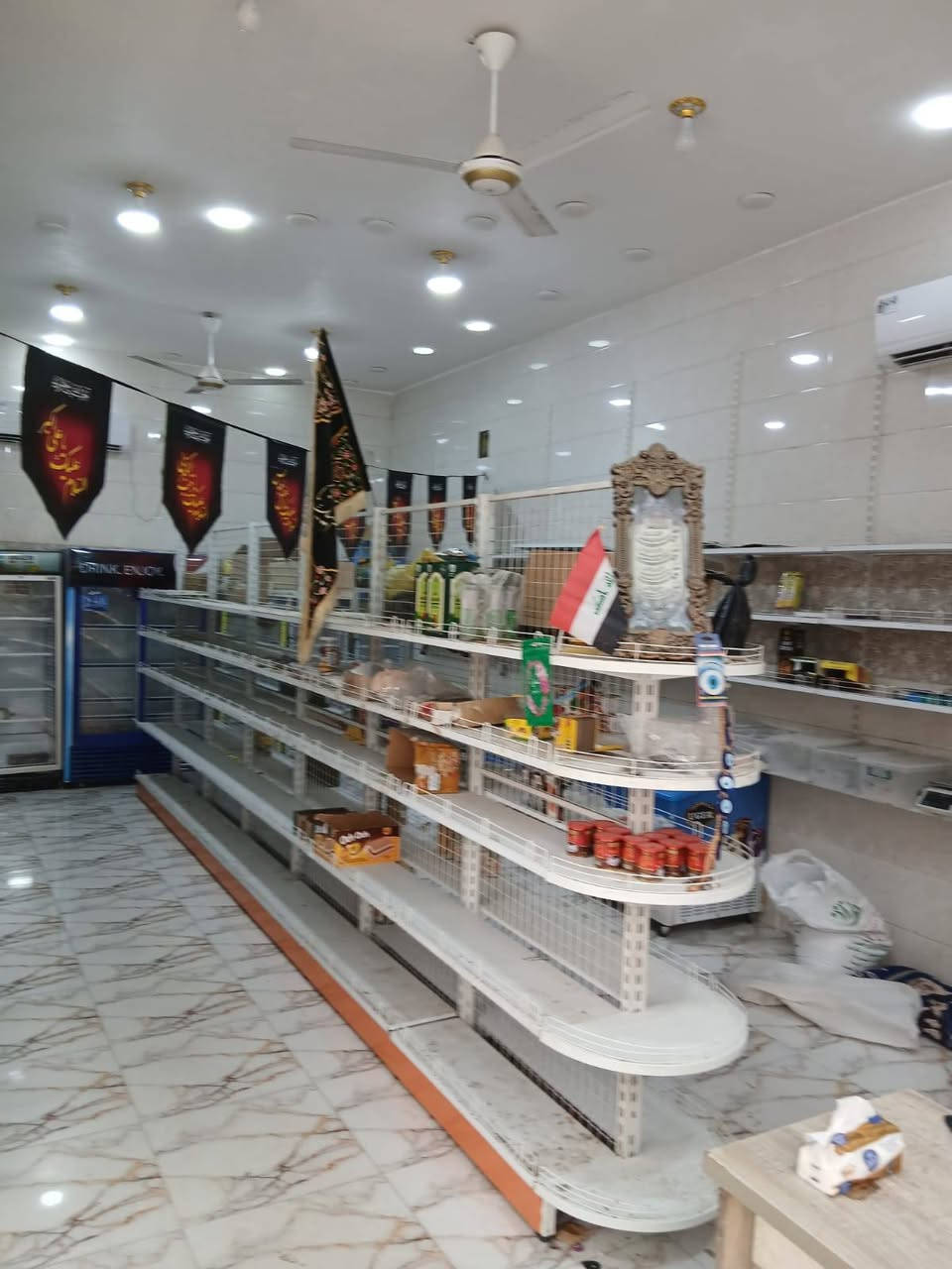 حي الغدير • للبيع/للإيجار • ٥ برادات ٢ مجمدات