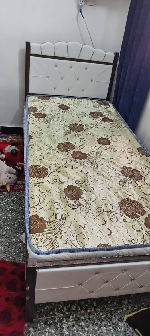 اسلام عليكم ورحت الله وبركاتو 
جربايه ام النفر حديد 
ما مستخدمه ابد لك هيه ودوشكه 
١٢٠ الف سعره 
رقم الهاتف 
***********
