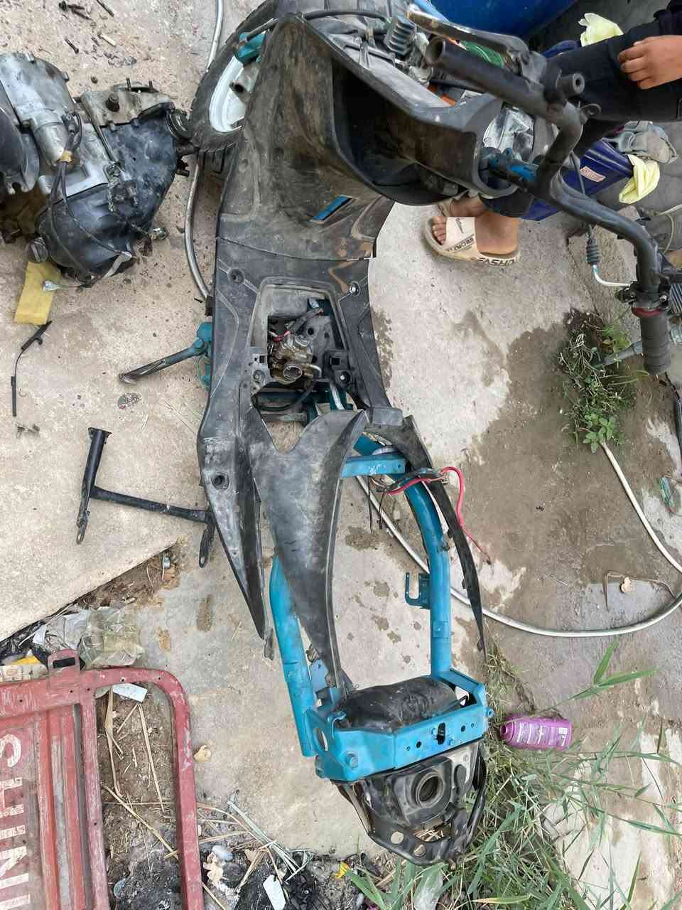 السلام عليكم غراض ماكس البيع 
شاصي ماكس منغوالي مصبوغ 
دبل خلفي رياضي صلي 
شيال مكينه رياضي 
 وياله عنكبوت زوج 
حاضن ماكس عدله 
جنطه وكشن 
كاعيه ماكس عدله 
مكينه عوزه تجفيت  
فقط 
مكاني كربلاء طويريج السياحي 
***********
