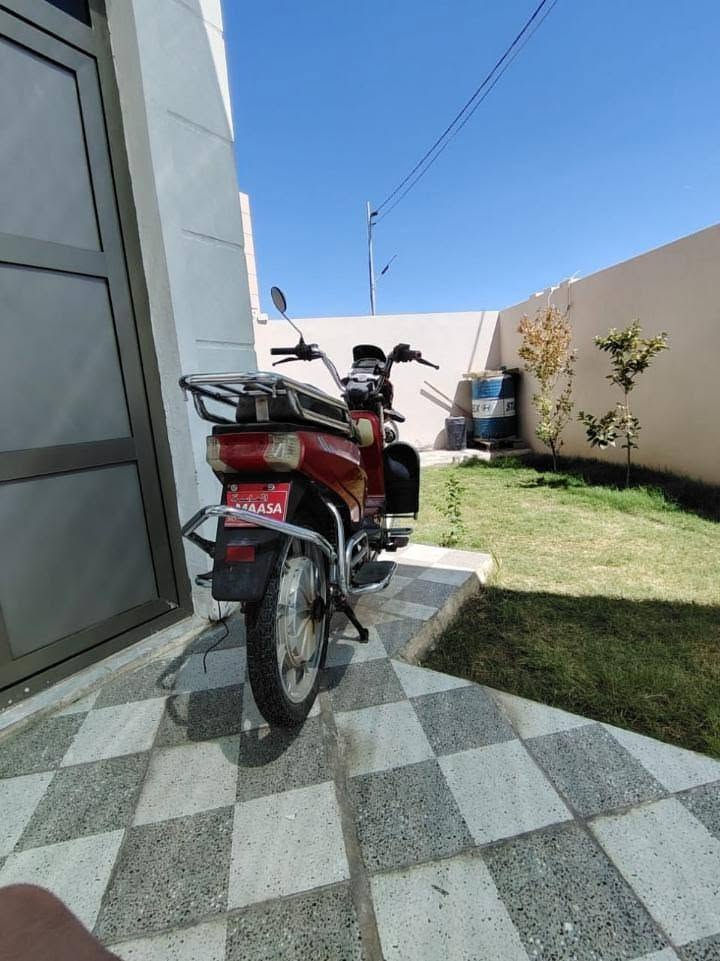 ماطور نضيف وجديد بدون بطاريات للبيع 
***********
