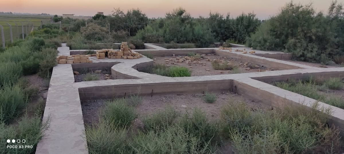 سلام عليكم مرخصت الادمن 
دونم للبيع طابو زراعي سند 25 مكانه - كوفه - ناحيه العباسيه -
 خلف بانزين خانه جوهرة النجف الي هية تصير مقابيل جسر العباسيه من تعبره للصوب ثاني بنزله الگمبري 
مسيجه بي ار سي وبيها اساس 260 متر . كهرباء + ماء بيها + بير 
سعر الكاع 45  وبيها مجال للشراي الخاص مفتوح 
وهذا الرقم *********** متواجد واتساب
