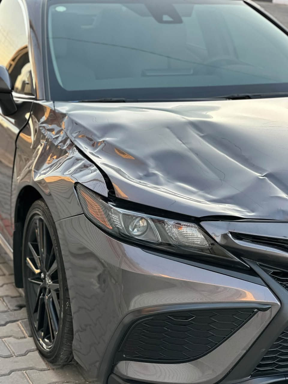 سلام عليكم 

� للبيع: TOYOTA كامري 2024 SE هايبرد 🔥
* وارد أمريكي 🇺🇸 دخول جديد
* ماشية: 24 ألف km
* اللون: رصاصي مميز
* رقم كربلاء مميز وباسمي
* داخل السيارة ابيض جلد 
* سعر 195 وبيه مجال
* ملاحظة: ضربة خفيفة من شجرة (مو مصلّحة حالياً مثل ما موضح بل صور
مكاني كربلاء لاستفسار 📞 ***********
***********
