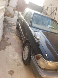 سيدان • رقم انكليزي • مكينة وكير جيد