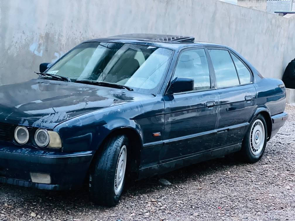 بي إم 520 • جير عادي • سقف سلايت