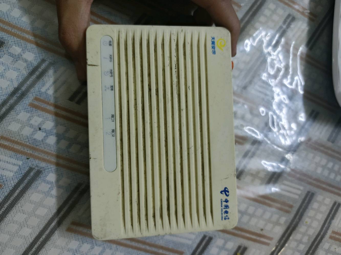 راوتر TP-Link Archer C50 راوتر نظيف كلش مع تحويلة للعلم التحويلة سعرها وحدها تكون اقل شي 15 الف لاكن مع الراوتر السعر 40الف وبيه مجال للتواصل مع الرقم ***********
وهذا الرقم بيه واتساب واهلاً وسهلاً بكم. 
الموقع بغداد/الدورة/ابو دشير