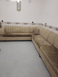 ديوان • ١٠متر • قابل تفاوض