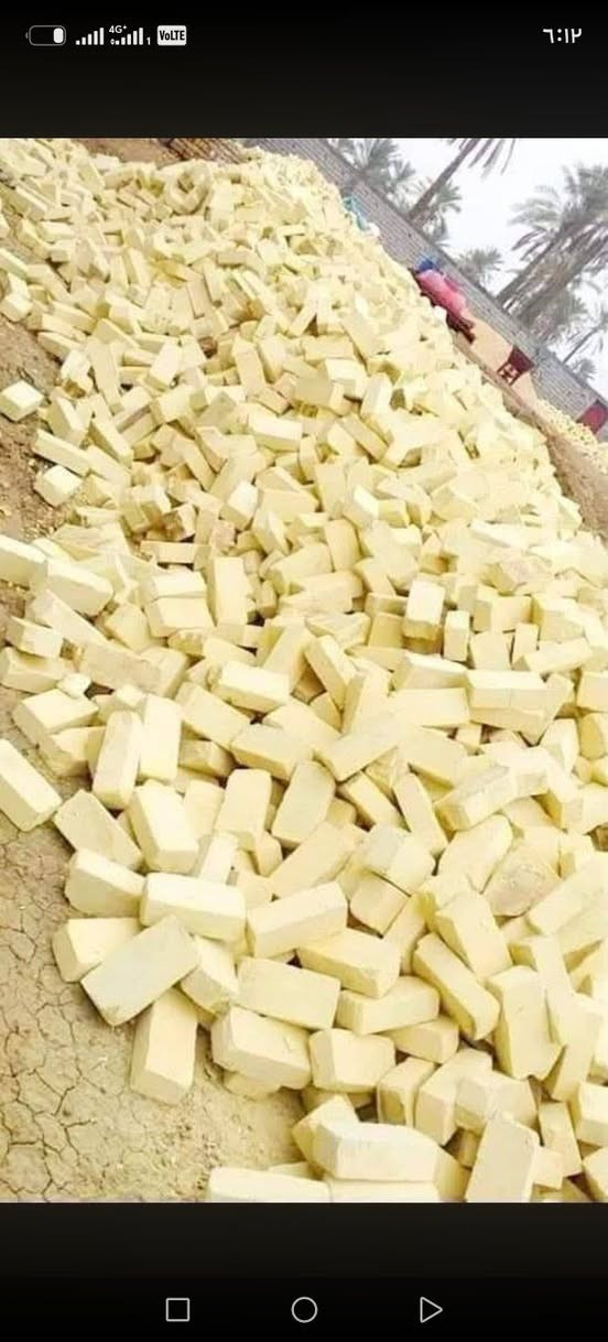 سلام عليكم طابوق الصلاح شرط العدد والنظافة الاستفسار تصل علئ رقم ***********
