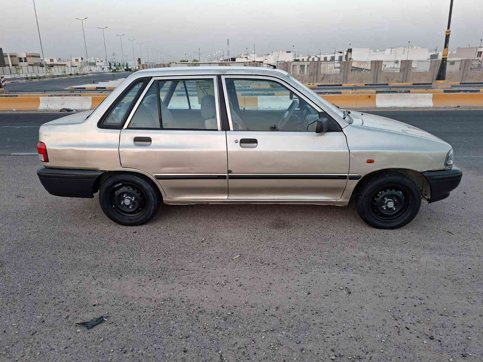 السلام عليكم سايبة للبيع موديل ١٤مكفوله من الظربه والتبديل رقم كربلاء انكليزي سنويه ٣٠مكينه بيها خيط براكيت وشواصي كفاله كير جديد حد اديه جديده تخم تاير شاشه كامره تبريد شغال داش كام سنتر لوك كهربا:يات شغاله مكان كربلاء السعر ٣٦وبيها مجال بصيط رقم التلفون***********
