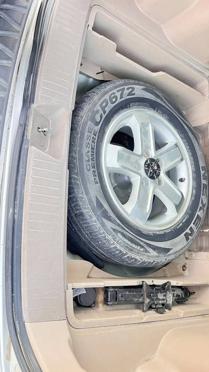 السلام عليكم اسبورتج موديل ٢٠٠٩ خليجي داخل بيجي رقم كربلاء دولي تحويل مباشر السياره خير من الله جهازه مااذب عليها كلشي مكينه ٢٠٠٠ دوش تبريد كير مكينه حداديه جهازه مجهزه بيها قطعتين صبغ اني صبغتهن أثر جراد السعر ١٠٥ وبيها مجال مكاني بابل *********** السياره ماشيه ١٥٠ حقيقي
