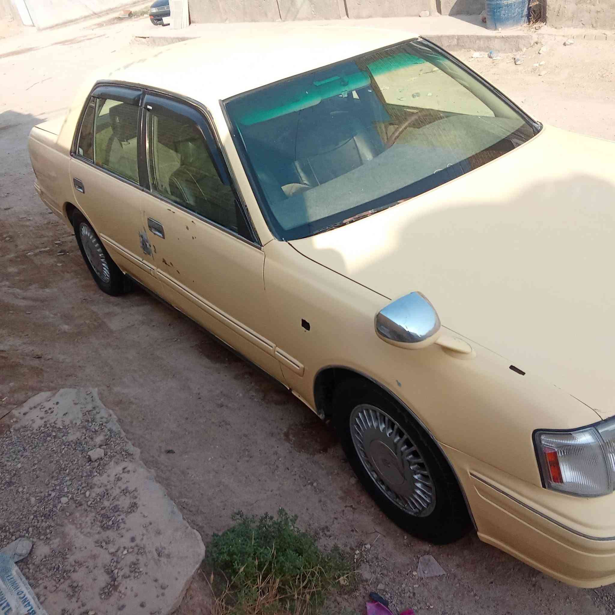 السلام عليكم 
للبيع والمراوس راس الثور تكم مواصفات سعودي المعروفه رقم صلاح الدين اصل منفيس وراعيها من اهل غماس يسويلك وكاله
 مكينه وكير ٣٠٠٠ المكينه بيها بدايه صوت خفيف وتبريد شغال ووكف لسبب كهربائي وماسويته حداديه نص عمر وتخم تاير نظيف 
سياره يرادلها ترتيب لان متروكه ومهموله 
ملاحظه / السياره بيها تكمه اماميه معدله بس ابيع قماره عن المفاشل 
السعر ٤٣ وعليها غرامات ينزلن من سعرها 
رقمي اتصال وواتساب  *********** 
ماعدي خاص
