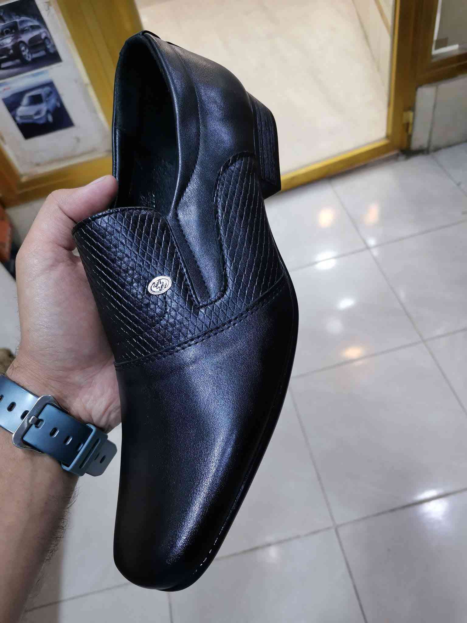 احذيه الشباب العشار حنا الشيخ سعر حذاء 15 الف ***********
