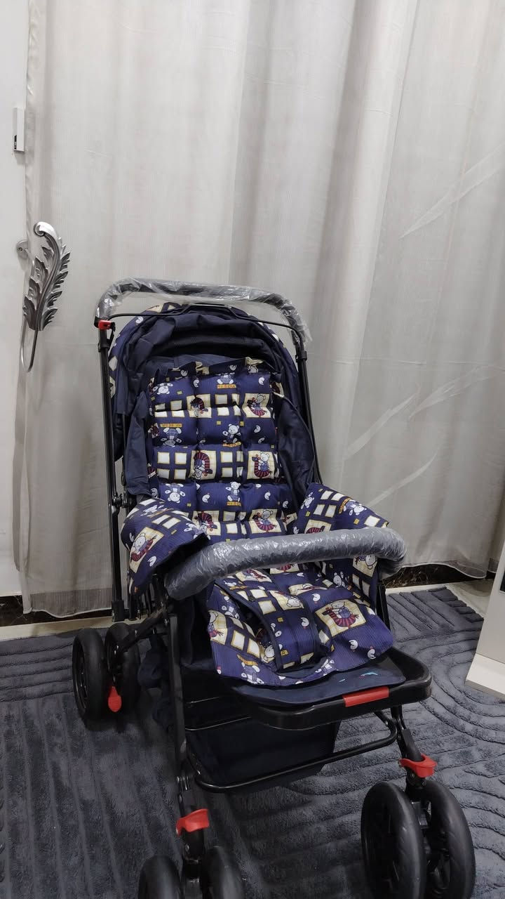 👶 عربانه أطفال Baby Stroller
✨ عربانه أطفال عملية ومريحة للبيع العراق بغداد 
✅ مقعد مبطن ومريح للطفل
✅ مظلة علوية للحماية من الشمس
✅ مسند أمامي مبطن وقابل للفتح
✅ حزام أمان للطفل
✅ سلة/حافظة سفلية للأغراض
✅ عجلات كبيرة وثابتة وسهلة الحركة
✅ فرامل للعجلات الخلفية
✅ قابلة للطي والتخزين
✅ تصميم قوي ومناسب للاستخدام اليومي
✅ يجي وياه تور ابيض
✅ وبيعه وضيعه ثانيه تتحرك 
✅ الحالة: جديده ونضيفه
الرقم;*********** 
💰 السعر: 60الف
📩 للمهتمين مراسلة خاص.
ويعني تنمد وتنفتح
