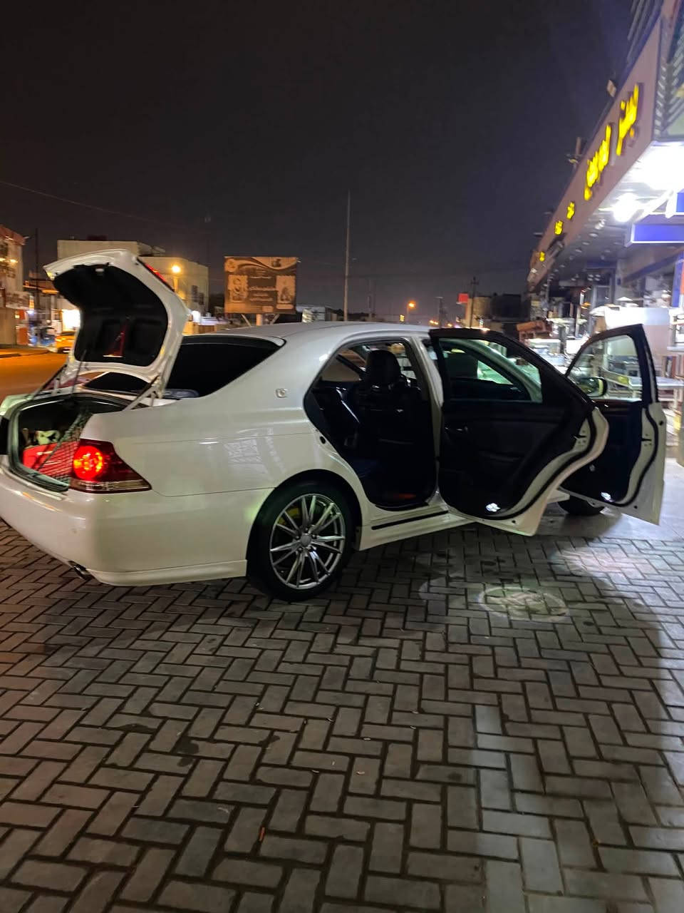 سلام عليكم اخوتي شاهينه ٢٠٠٧
ابيض صدفي كفاله عامه
قرار ١٠٢ شاصي ٨٠جديده السياره ٣دكم
تحوير فوك وجوه نجف تبريد ثلاجه مشط يسرى ابلاد رقم بصره قبل اسبوعين مستلم لوحات وسنويه بسمي 
رايدهه ١٥٥ وبيه مجال مكان السياره بلبصره رقم راعي السياره ***********
