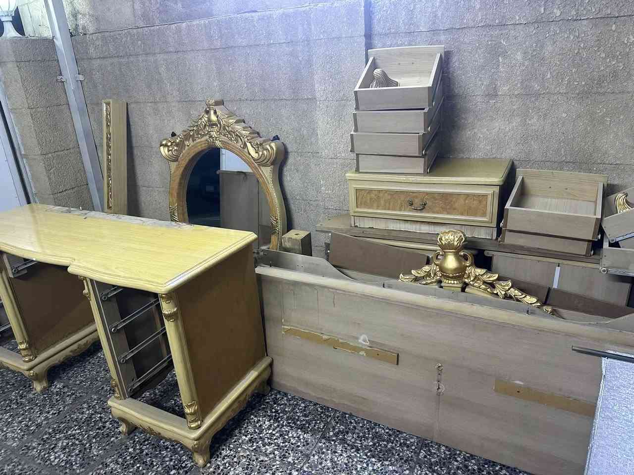 غرفة نوم • ميز مراية • سعر مناسب