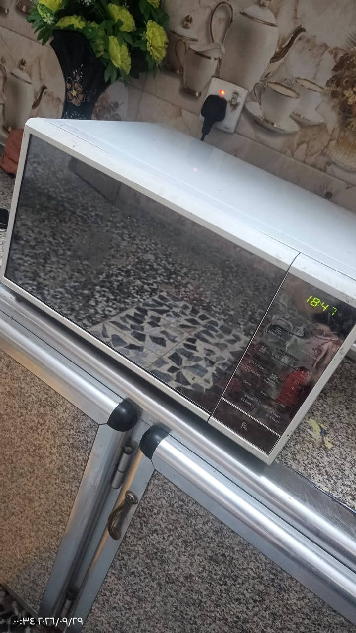 مايكرو LG  صناعه كوري نظيف جدا يشتغل على جميع الاكل اذابه الثلج احماء شواء نظام شاشه لمس ب 75الف وبي مجال بغداد حي البتول ***********

نص مكتوب في الصور:
- ٠١٠٣٨٢٠٢٦/٠٩/٢٩
- ٠٥:٣٤ ٢٠٢٦/٠٩/٢٩