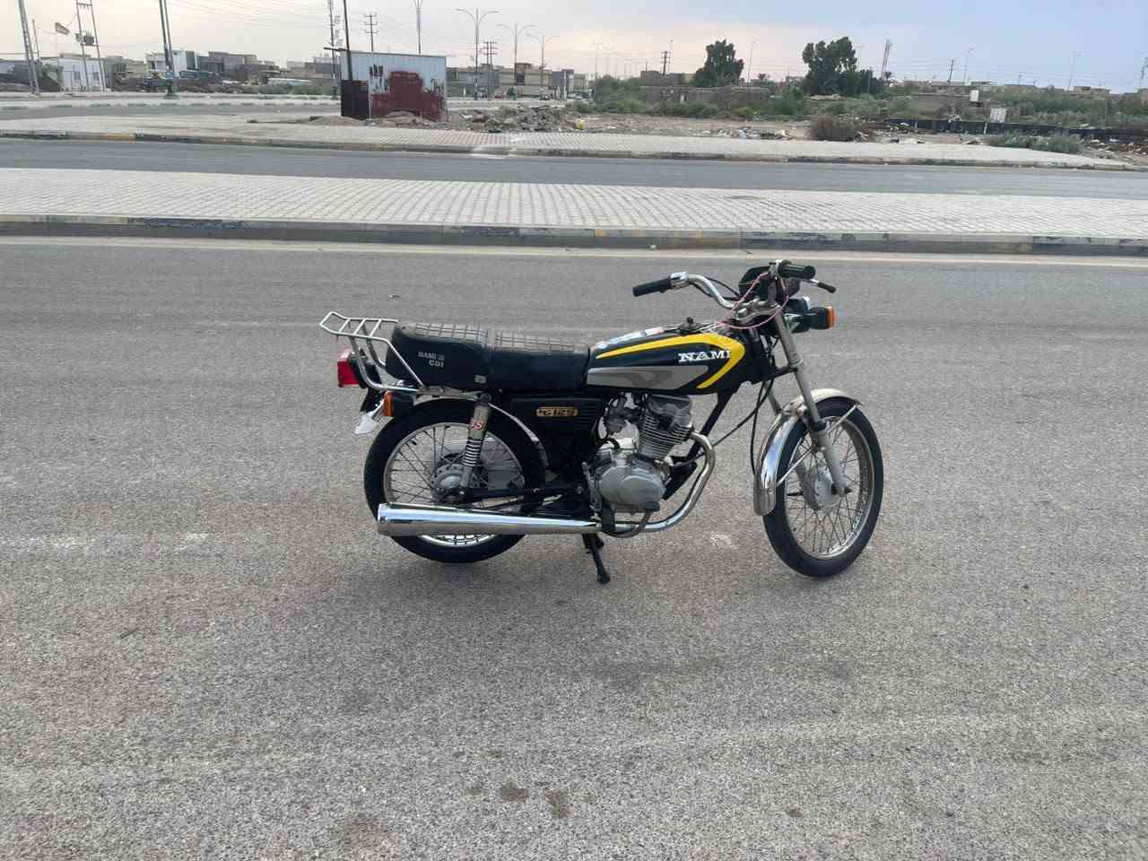 سلام عليكم 
دراجه اربع كير البيع
مديل 2018
محرك مديل 2020 دراجه خير من الله عوزه ترتيبات بصيطه 
محرك كلشي ما بيه لانقص ولا تبخير 
تخم شاير جديد وبكلايت اصلي جديد عداد جديد ولايت 
المكان كوت شارع القاضي 
السعر 650 بيه مجال الشراي متواجد خاص وهاذة رقمي بس وتساب *********** واني خادم

