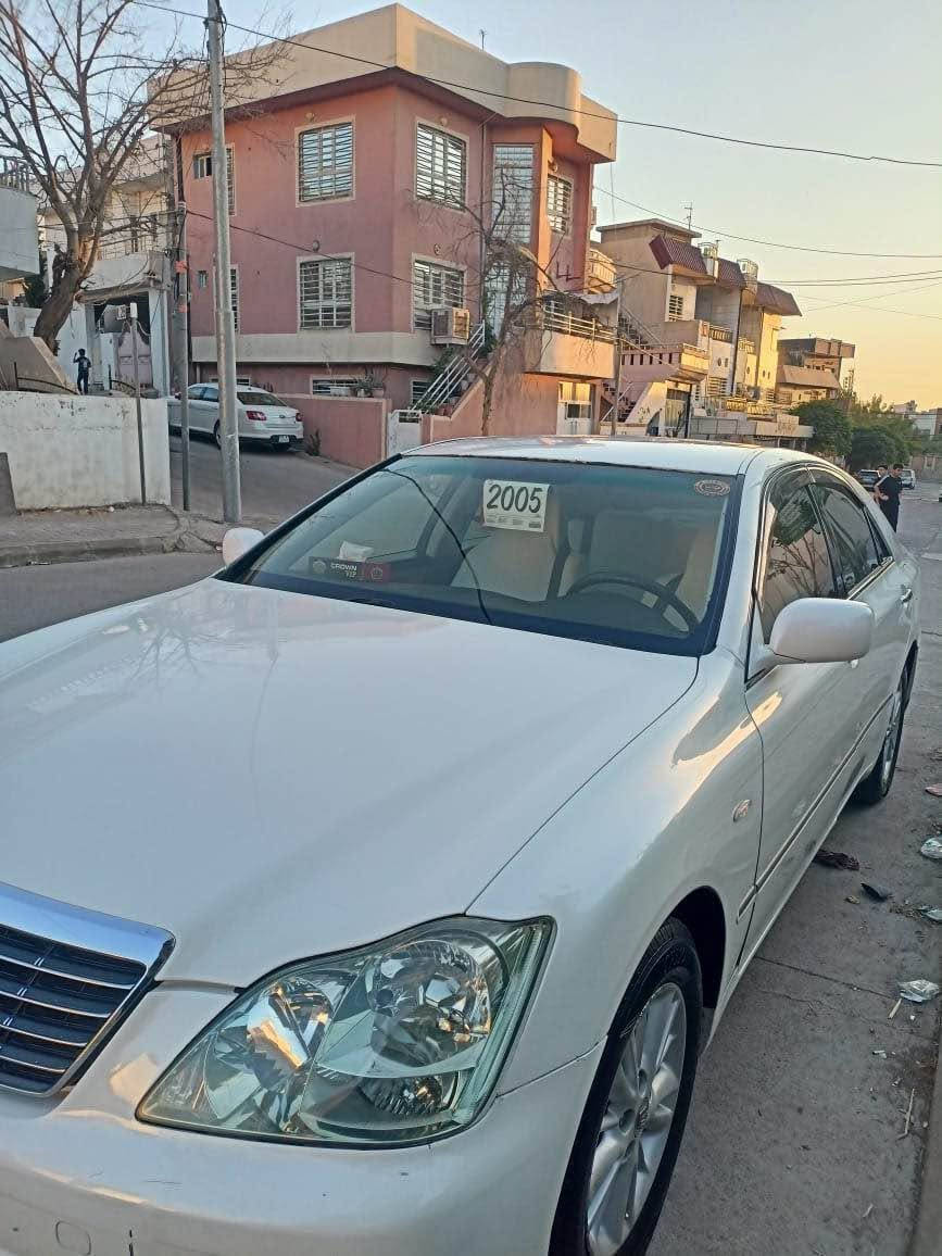 بەناوی خوای گەورە و میهرەبان
شاهینە بڕاوە ١٨٢ 
کۆد و باڕکۆدی هەیە بە ناوی خاوەنیەتی
سێ دووگمە
پەردە
شاشە و کامێرا
کارەبایی هەموو گیانی ئیشەکات
ناو ڕەساسی ساج سوور
کووشن قەیسی جڵدی دووبەی
بێ دوو کەڵ
چوار تایەی تازەی لە ژێرە
بێ مەسرەف 
گێڕ و مەکینەی بەشەرت
سەیارەیەکی جائیز و ڕێک و پێکە

ژمارەی خاوەنی : ***********

٥٠ گەڵا و مەجالێ برایانە❤️ Singapore
