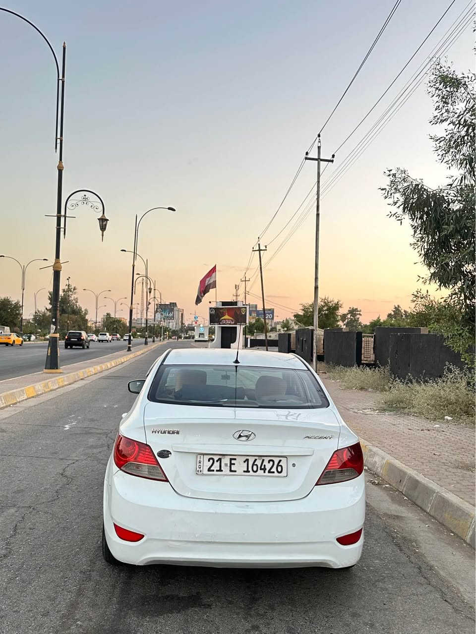اكسنت ١٣ بدون صبغ سيارة جديدة 
تايرات و رقم جديد هزة و سنوية 
كوبون بانزين
سيارة جاهزة من كل نواحي 

*********** كركوك, العراق
