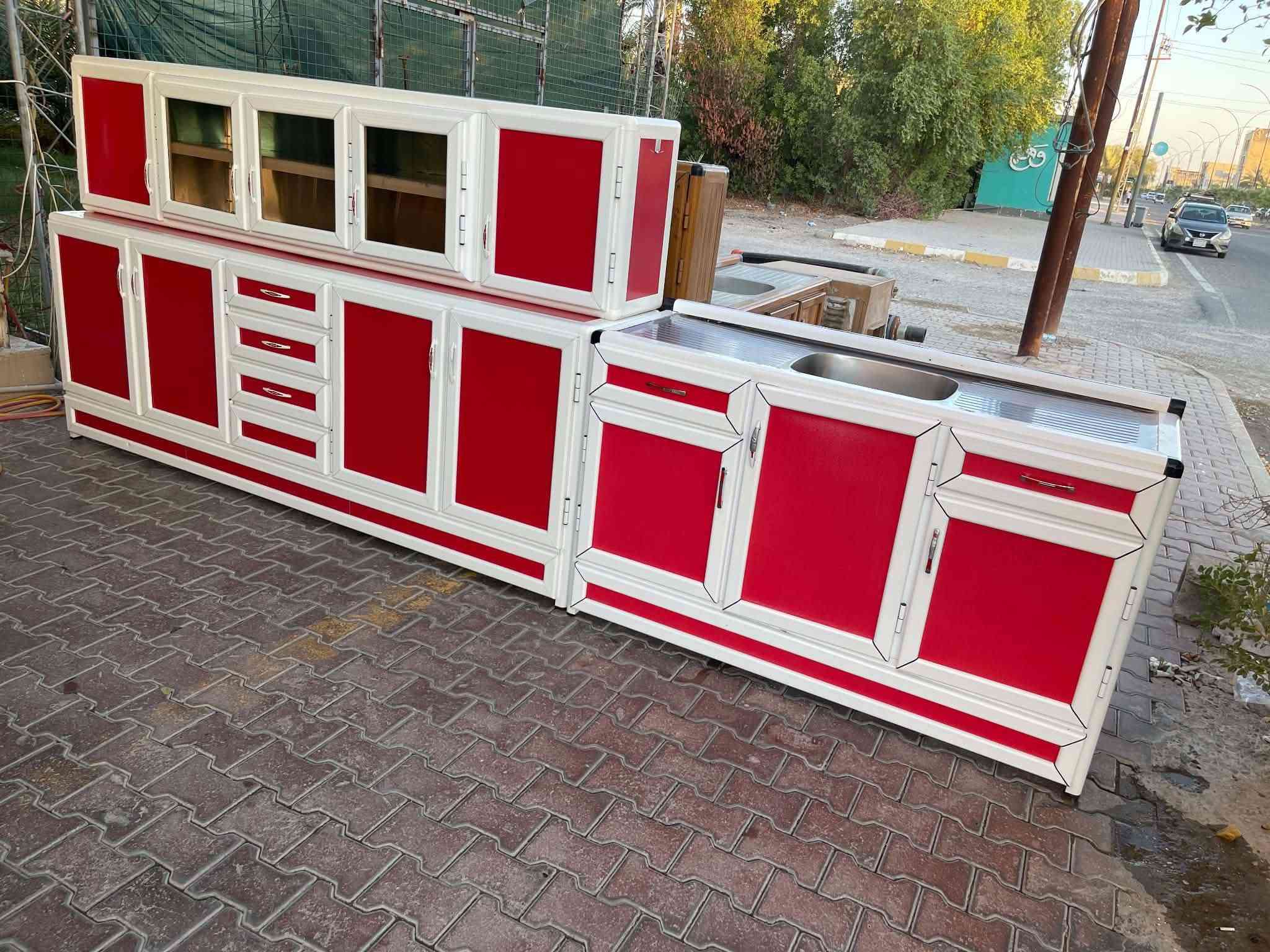 كاونتر مستعمل قياس مترين ونص والسنك مالته قياس 150 سم نضيف كلش اخوو الجديد استعمال شي قليل كلش وشغله حطاطه ثقيل مكانه تكريت شارع الزهور للاستفسار ***********

