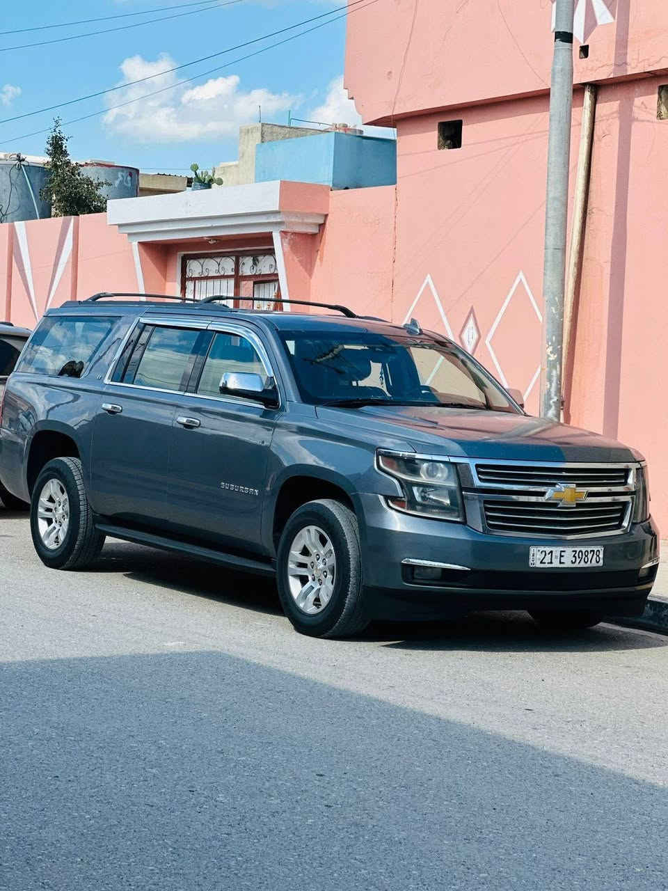 سلام عليكم سوبربان. امريكي موديل 2019 ضرر باب عبري وره سائق بيها ثلاث قطع كلير فقط  سياره جاهزه  رقم سليمانية مواصفات LT معروفة سعر (240)بيها مجال قليل مكان سياره موصل تلعفر للاستفسار ***********
