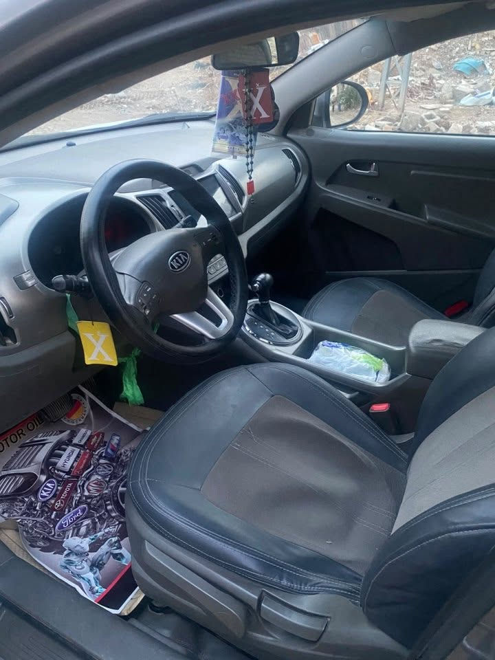 للبيع كيا سبورتج نظيفة

🚗 السيارة نظيفة جدًا موديل2013.
📍 مكان السيارة: الصويرة
🪪 رقمها: سلمانية
✅ بيها طگة بسيطة فقط.
✅ جاهزة وما تحتاج أي مصاريف
ا السعر. 117 ورقة وبيها مجال شوية 
الرقم صاحب سيارة  ***********
