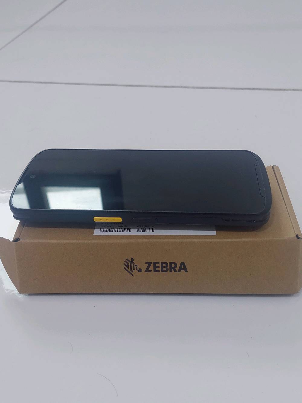 للبيع جهاز Zebra TC15BK سكانر احترافي، بحالة جيدة جداً.

• الذاكرة: 64GB
• الرام: 4GB
• مدة الاستخدام: حوالي 9 أشهر
• البطارية: أصلية
• الكارتون: أصلي ومتوفر
• الجهاز يعمل بشكل طبيعي وجميع الوظائف شغالة
• مناسب للأعمال والمخازن والمستودعات والباركود
• الصور والفيديو المرفقة توضح حالة الجهاز الحقيقية

السعر: 750,000 دينار عراقي
المجال بسيط للجادين فقط.