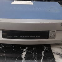 عاكسة 4امبير مكزما اصلية  زعفرانيه  الهاص مفتوح 07840724348