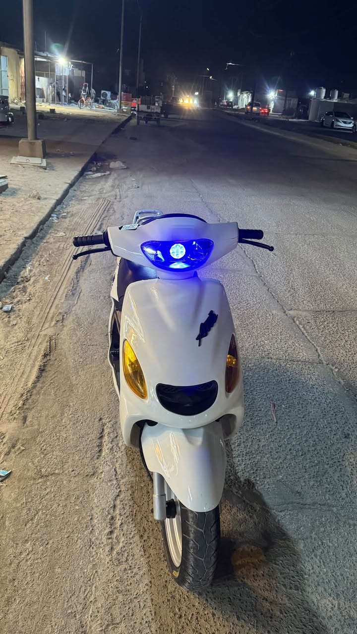 دراجه لكزز للبيع جديده وبلاديه كفرات بلاديه دراجه ما ملعوب بيها ( باتري وكلجات ولايتات وكهربائيات كله جديد وشغاله سلف وهندر دراجه جديده مكان الدراجه خور الزبير شارع النادي 
الشراي يتصل وبخدمته انه مكلف بلنشر ***********
