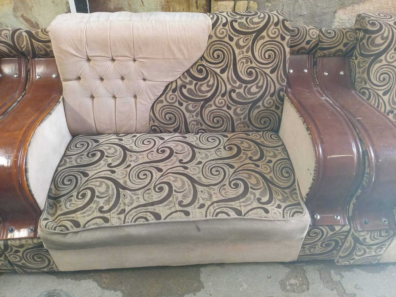 اخوان تخم قنفات نظافتهن مثل ماموضح بالصوره خمس قطع ثنين كبار وحده وسط وثنين كراسي السعر 150وبي مجال الشراي يتصل على الرقم ***********
الرقم الثاني بي واتس اب ***********
#الجميع
اخوان تخم قنفات نظافتهن مثل ماموضح بالصوره خمس قطع ثنين كبار وحده وسط وثنين كراسي السعر 150وبي مجال الشراي يتصل على الرقم ***********
