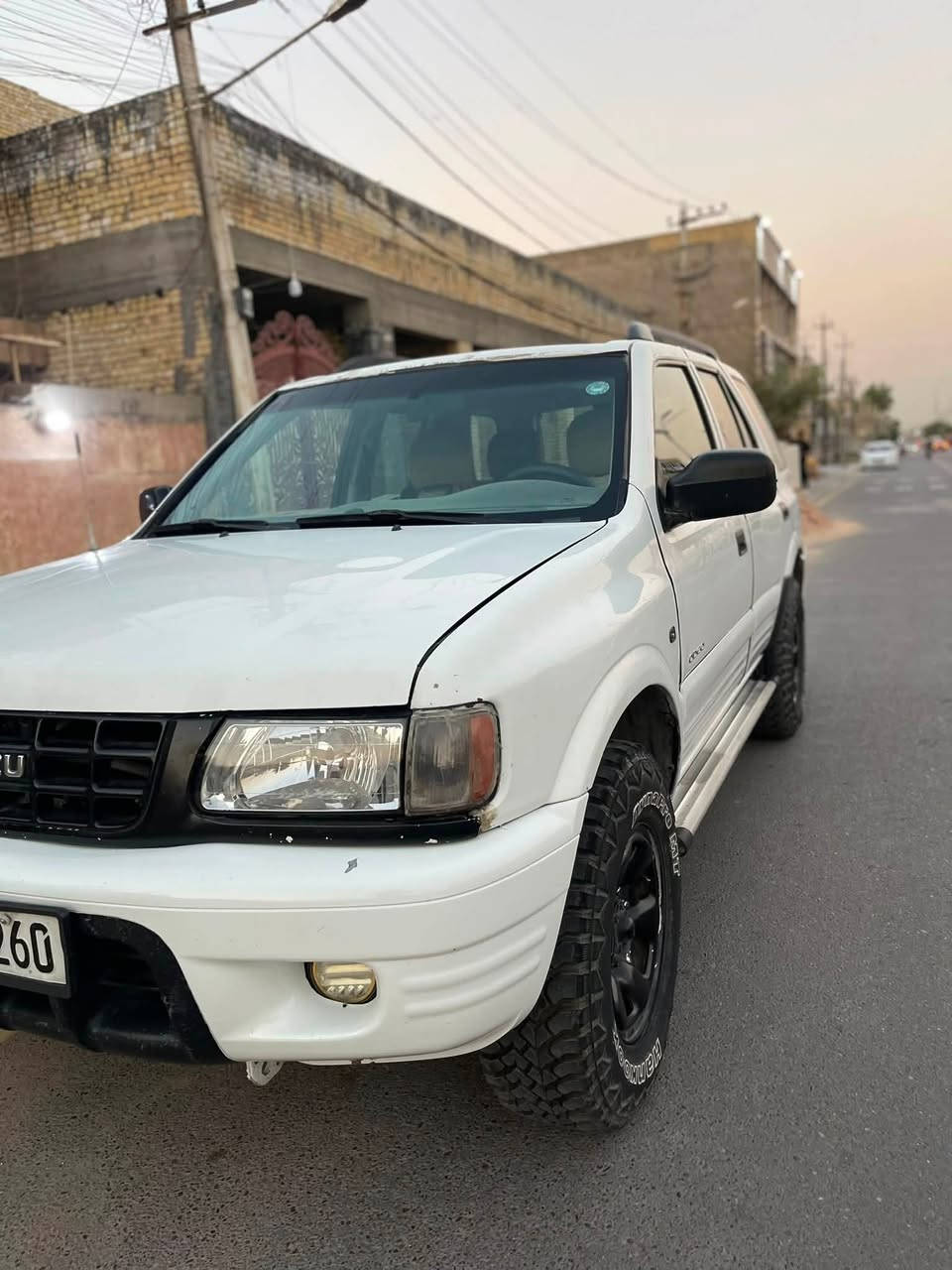 ازوزه 2000 كامله مابيها اي نقص تبريد تايرات تخم كله جديد هزه قبل شهر يعني مابيها اي نقص نظافه شوفت عينكم 58 بزعفرانيه ***********
