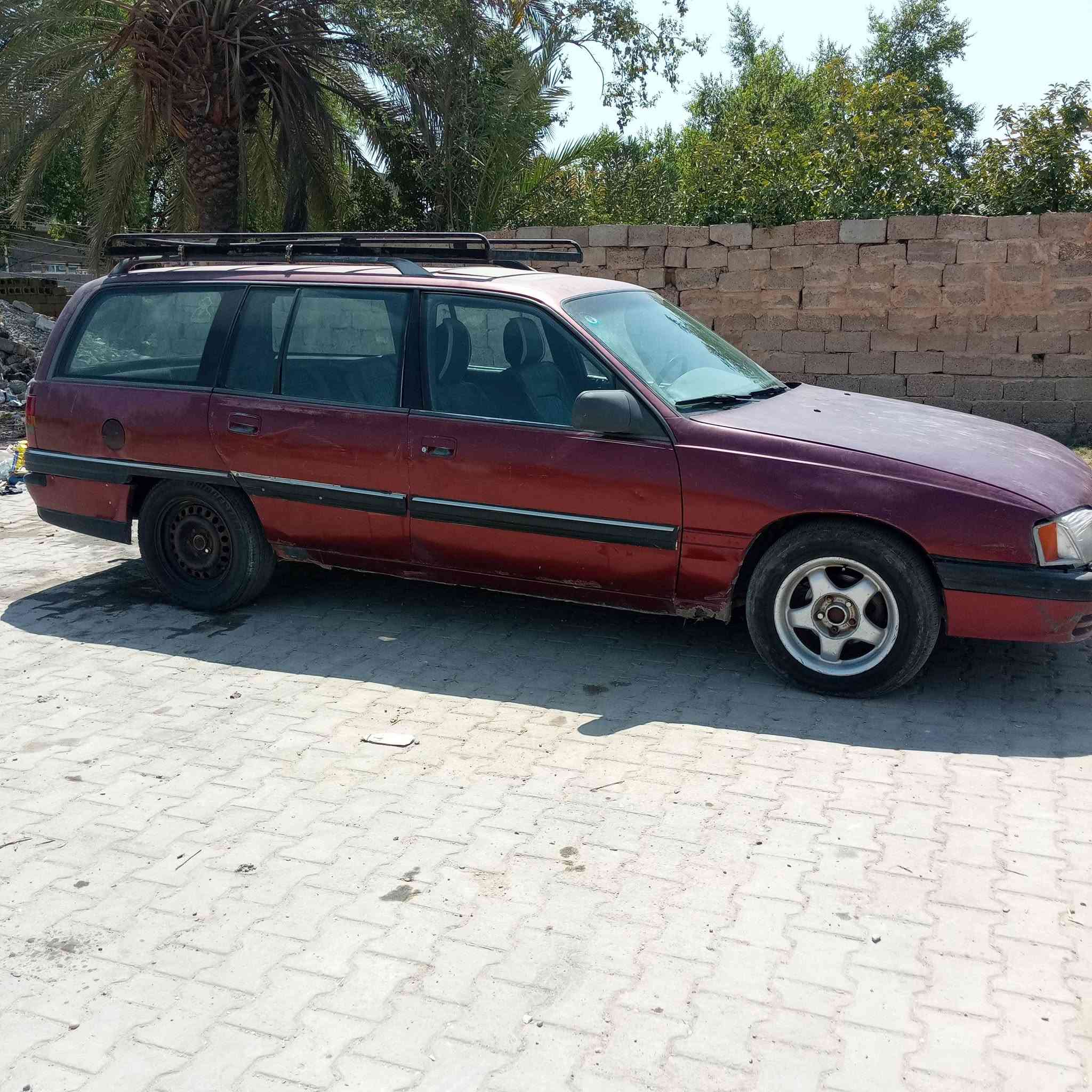 موديل 93 سياره جاهزه من كل عيب سعر 22 وبيها مجال واللي عنده مراوس مراوس واللي عنده مقدمه راح اترك رقم تلفوني مكاني بغداد محموديه تحويل ثاني يوم السياره ***********
