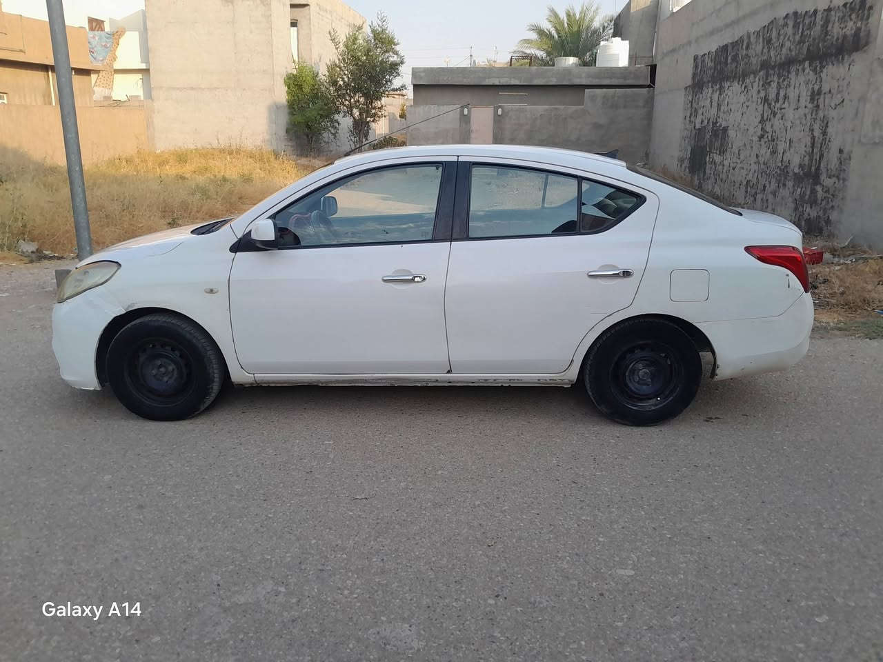 للبيع نيسان صني 2013 
***********
