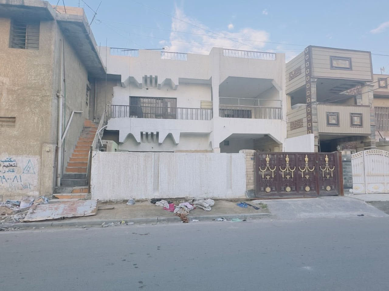 دار تجاري • ركن شارع • ٣٠٠م
