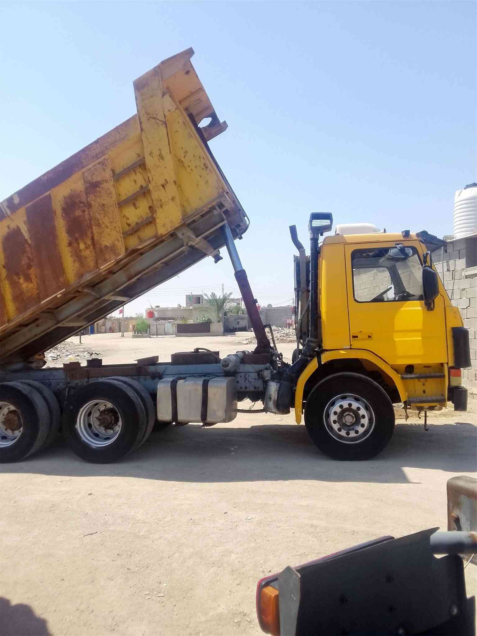 سلام عليكم سيارة للبيع مكينة 6 13 جديد كير 5/5 سعر 110 بيها مجال بدون رقم  *********** ***********

