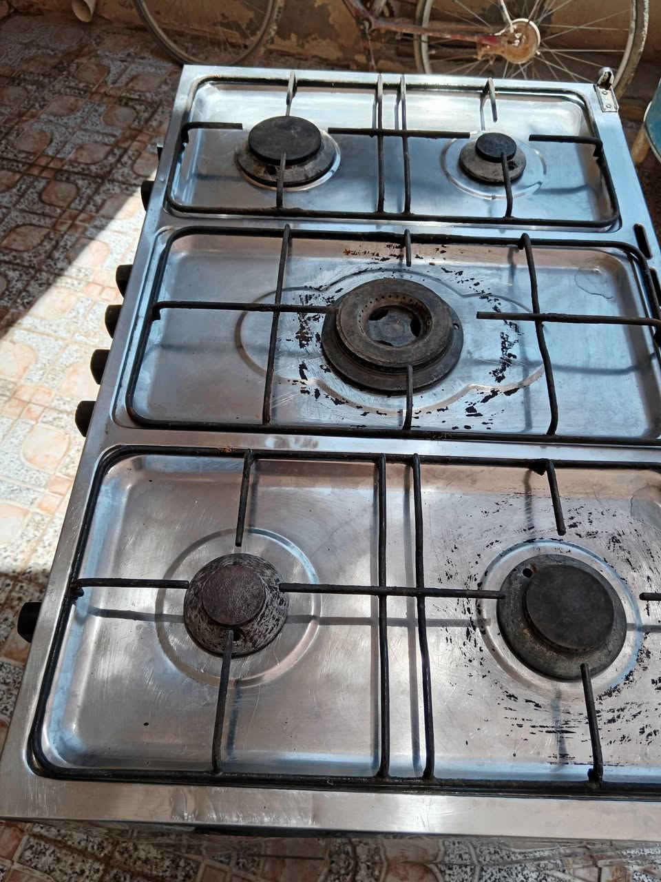 تباخ البيع نظيف شغال تمام فرن شقال فوك وجوه السعر ١٠٠ الف وبيه مجال عنوان بعقوبه الرحمه شارع الصحفيه ***********
