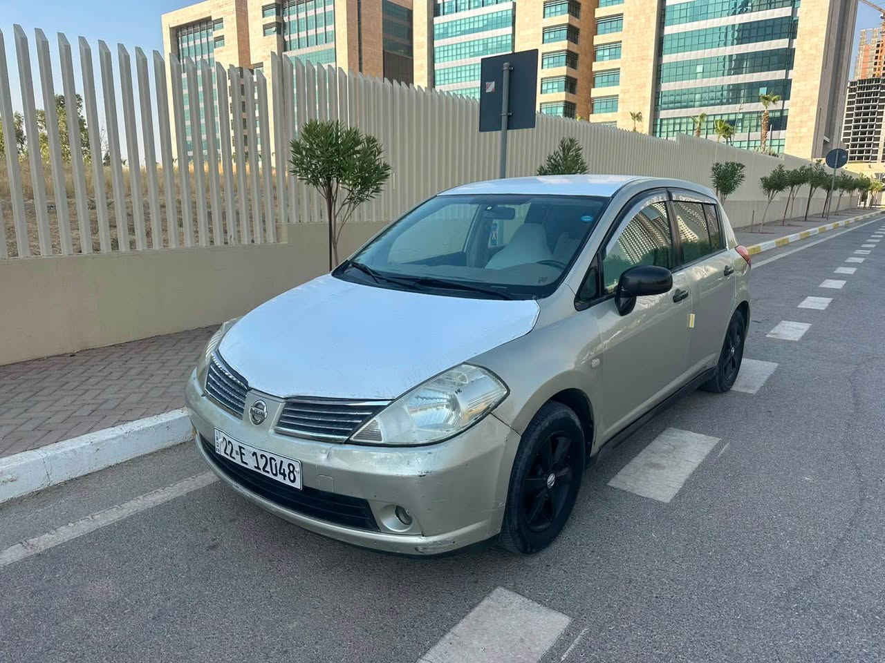 نیسان تیدا ٢٠٠٧ 
گێڕ مەکینە تەبریت بەناو کردن تەقەو رەقە هەموو گیانی بەشەرت ٣ پارجەی بۆیاغە بی ژوری سەیارەکە ئایپاتە کامیرە بی نوقستانیی رەقم نوی سەعریشی ٦٩ مەجالێکی برایانە
*********** أربيل, العراق
