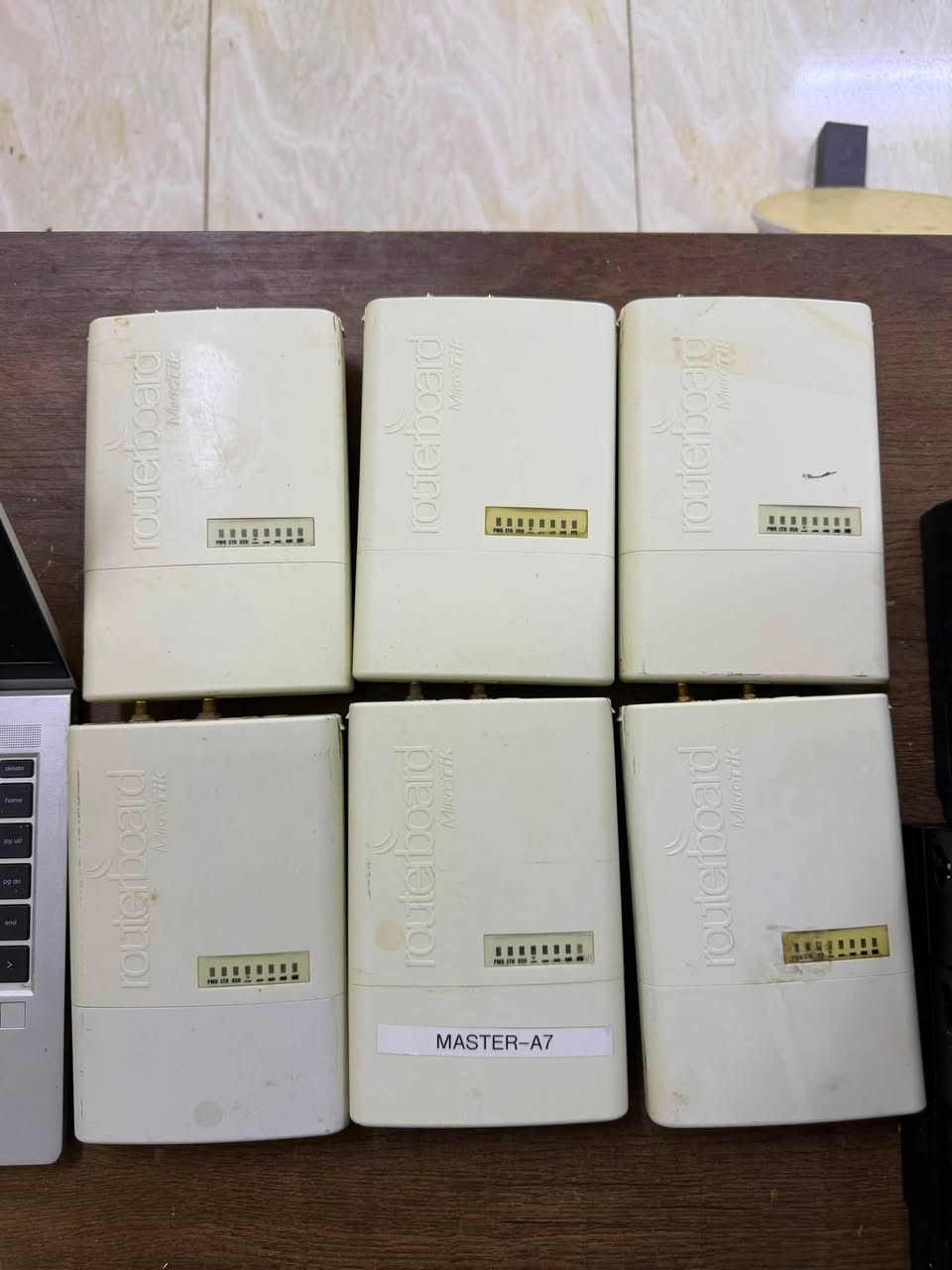 توفر لدى مكتبنا
نانو ستيشن xm m2 سعره25 الف 
راوتر بورد 912 سعره 35 الف 
راوتر بورد m2 عدد 2 سعره القطعه 35 الف 
يوجد لدينا توصيل لكافة المحافظات 
***********
