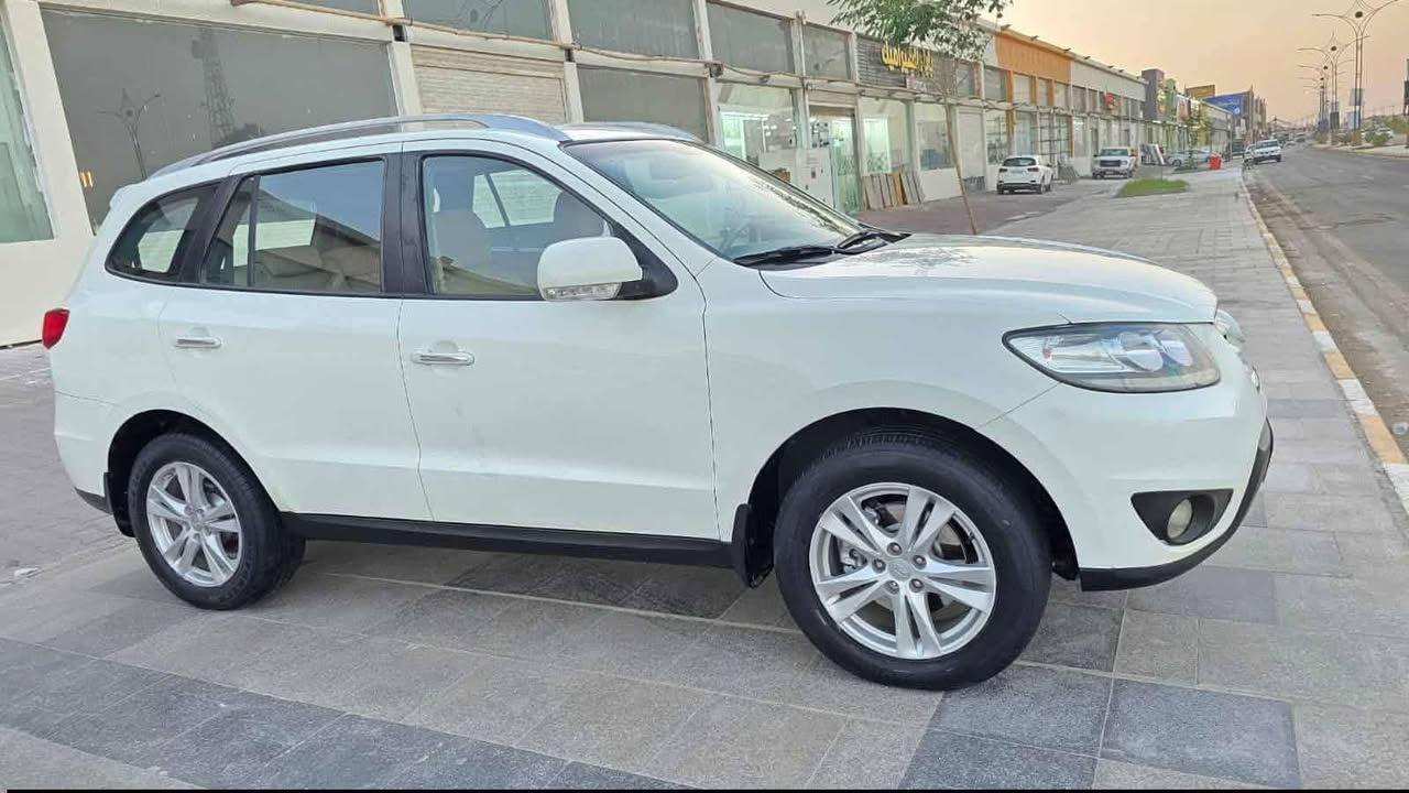 السلام عليكم
 سنتافي خليجي موديل 2010 رقم بغداد دولي بسمي شخصآ مشروع وطني ا الشركة العامة فول مواصفات 
كفاله عامه من تبديل والصبغ
 فتح بنيد فقط
 مواصفات فتحه السيارة  محرك 3500 / V6 سلندر 
  7راكب  فور ويل 4*4 دفع رباعي مري شفط +أشاير بالمري 5 ويل كب يدات نيكل تحكم أستيرن ش    تبريد 3 قطع + سياره جديده    كشنات كهربائي داخل بيجي +صاج حداديه جديده كهربائيات كلها شغاله تبريد ثلج تدفئه   منضومةزنون عالي وناصي على وضع شريكه 
السعر135مكان الشطرة
‏‪***********‬‏
