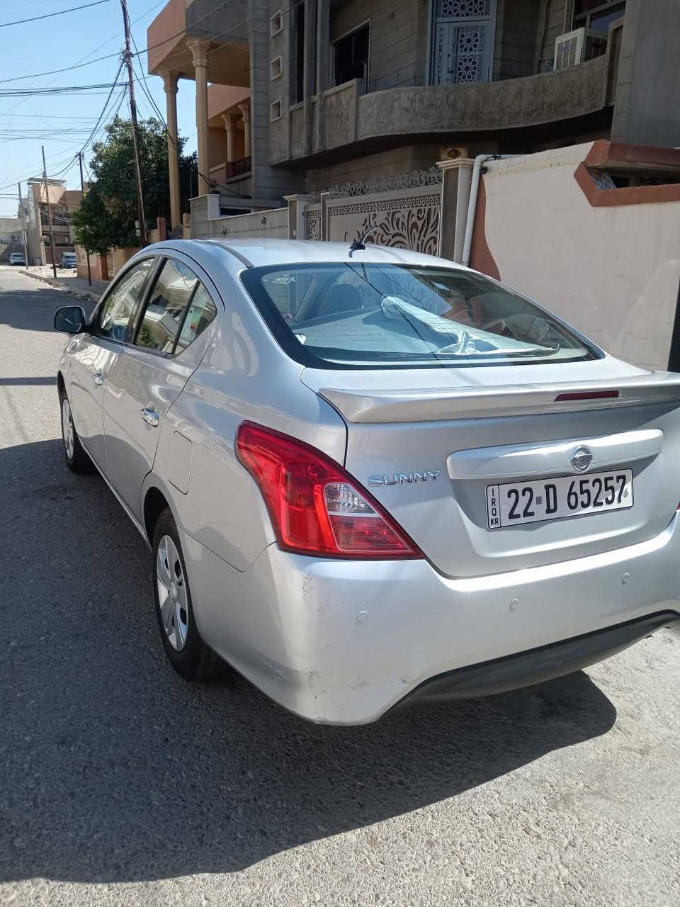 نيسان صني موديل 2020 سيارة نظيفه مال بيت ماشيه 114 بيها مكانين بارد قليل بدون صبغ بيها دفتر بنزين سنويه 2030 تنتهي سيارة جاهزه السعر 104 بي مجال ***********
