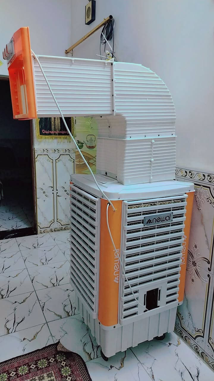 مبردات اثنين نضافه مثل ما أشوف كنفيره نوال الغنيه عن التعريف هواه ثلج وخرسه بالشغل بيع ٢٧٥ شهرين مشتغله خواته ٣٥٠ وكنفيره متر وعشرين الحجم الصغير بيع ٧٥ هواه كلش قوي تبريد ثلج هاتف*********** بيه واتساب نجف اكو توصيل داخل النجف

